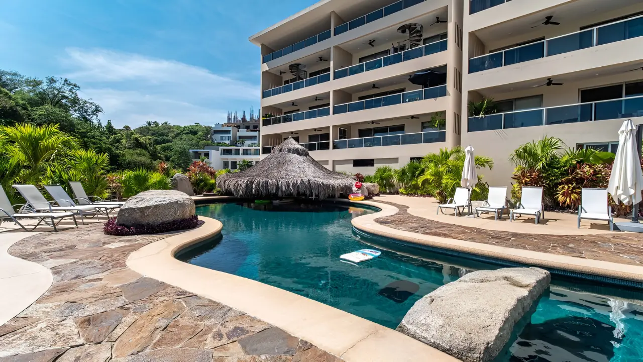 Condominio en Venta con Acceso a la Playa Arrocito Huatulco Bayside Real Estate